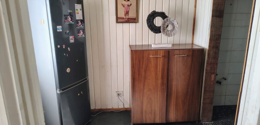 Comoda casa de 2 Pisos, ubicada en pasaje